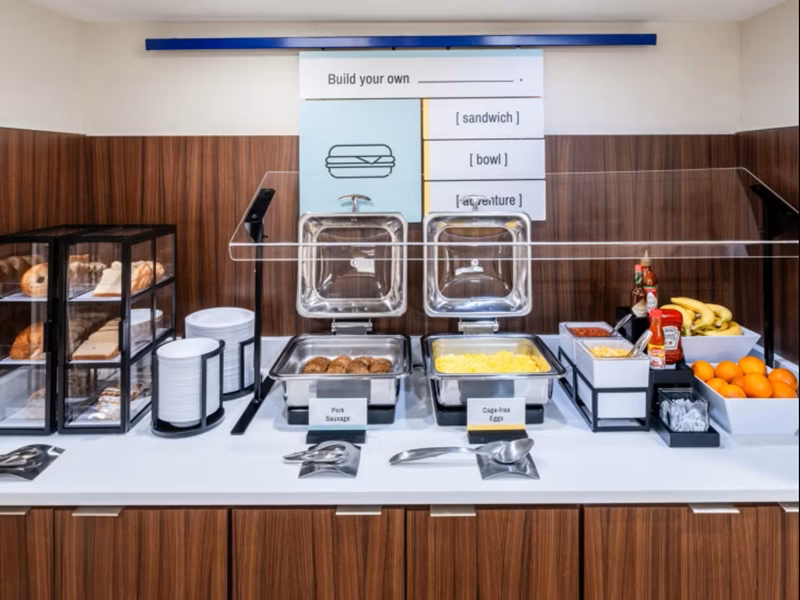 Garner Hotel Pigeon Forge - hot breakfast